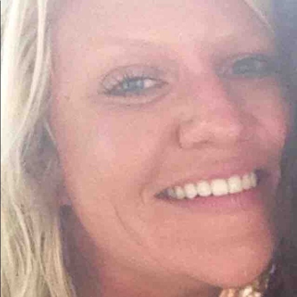 Meet your Posher, Linzy - Picture 1 of 1